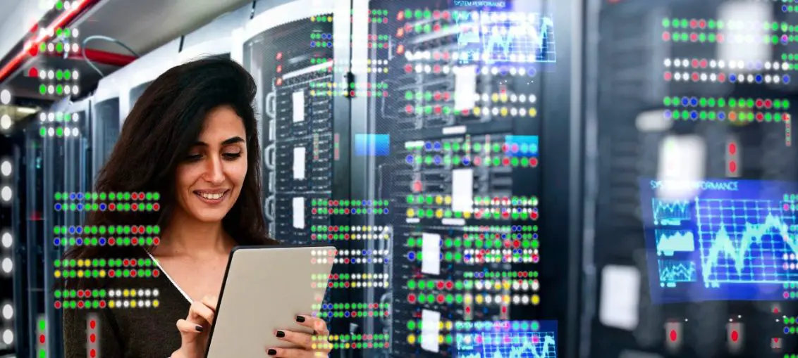What are the qualifications, costs and future of studying software engineering?